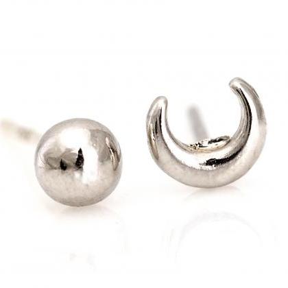 Unbalanced Moon And Circle Earrings Delicate Stud..