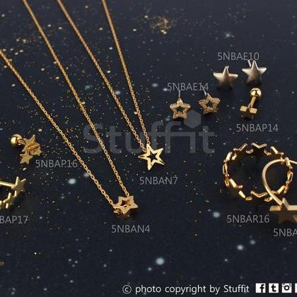 1 Star Necklace Delicate Scratch Star Necklace..